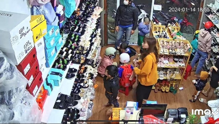 CHÍNH CHỦ SANG NHƯỢNG SHOP GIÀY DÉP NGƯỜI LỚN VÀ TRẺ EM ĐỊA CHỈ NGỰ BÌNH, PHƯỜNG AN CỰU, THÀNH PHỐ HUẾ