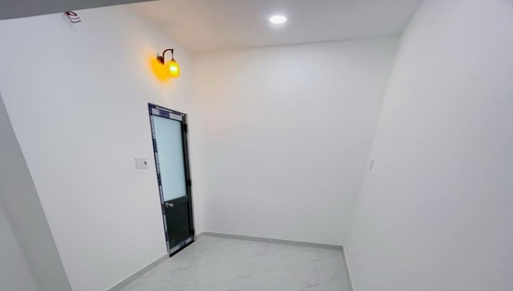 Hẻm 6m thồng tứ phía Phan Huy Ích, P15, Tân Bình, 60m2, 3 tầng.