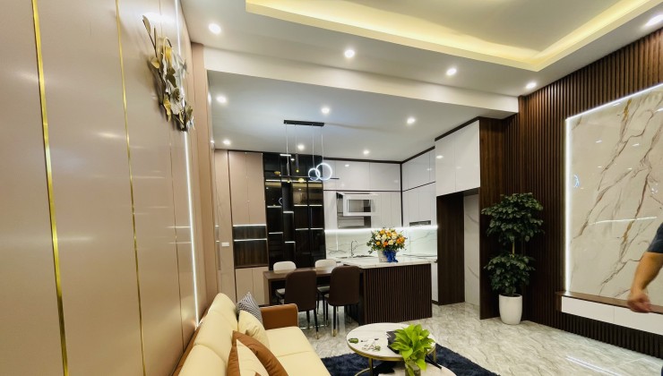 Bán Nhà VIP Hai Bà Trưng, 45M2,10 tỷ,nội thất siêu đẹp.tiện ích miễn chê.