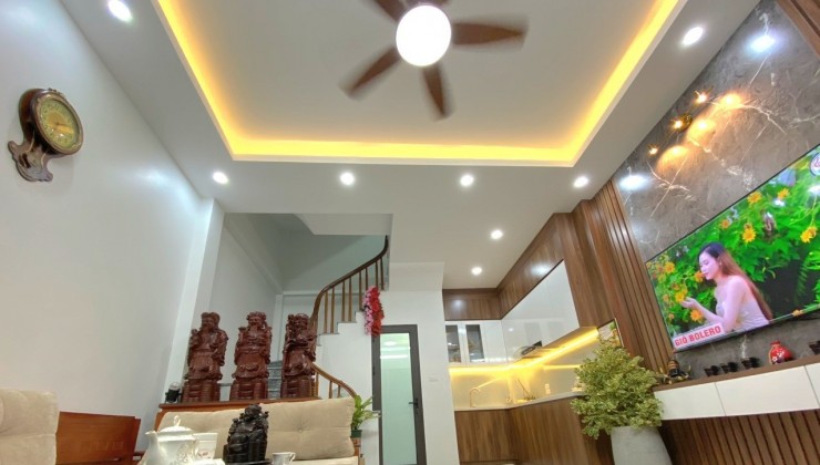 Nhà 4 tầng dân xây khu P/ lô TĐC Giang Biên, vỉa hè ô tô tránh, 68m, MT 4.5m, nhỉnh 11 tỷ