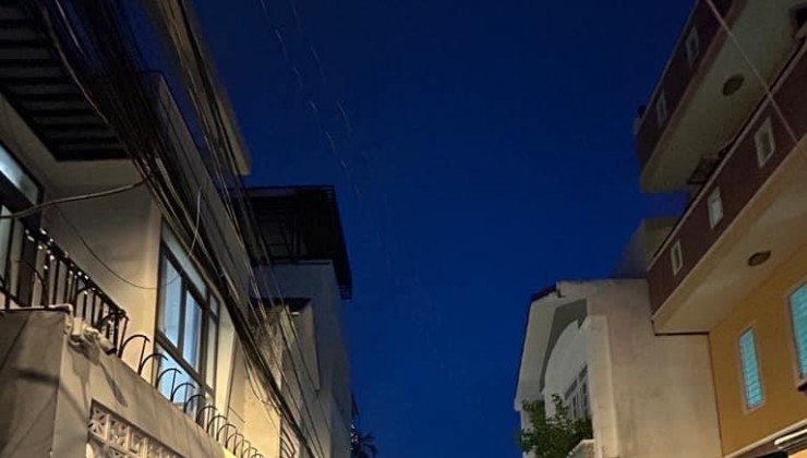 HXH ĐỖ CỬA - 4,8X14= 67M2 - 4 TẦNG NHÀ ĐẸP Ở NGAY HOÀNG HOA THÁM PHÚ NHUẬN -