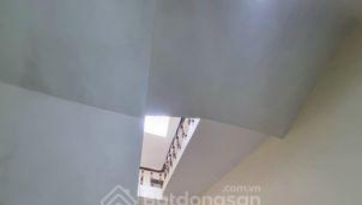 HIẾM ! NHÀ LẠC LONG QUÂN, NGÕ Ô TÔ, NHÀ DÂN XÂY, 101m2 , MT 6.1m, GIÁ 17.9 TỶ