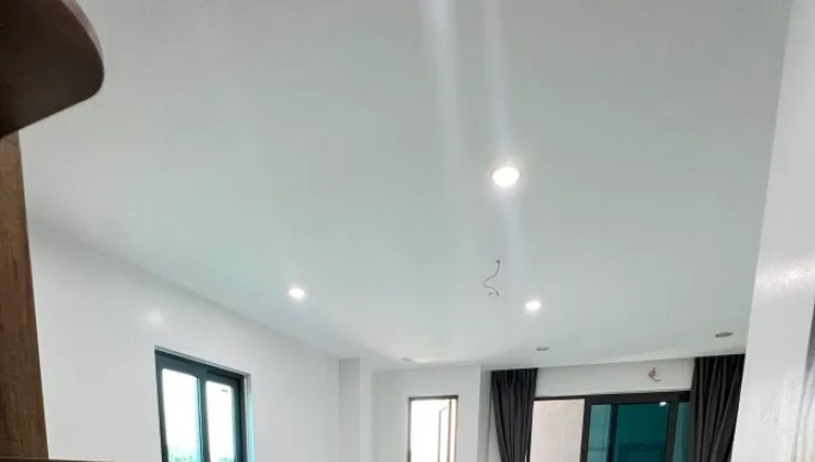 BÁN NHÀ:  Trần Cung .DT: 35m2 - 5 tầng - MT 4m - 5.8 tỷ