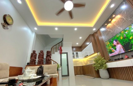 Nhà 4 tầng dân xây khu P/ lô TĐC Giang Biên, vỉa hè ô tô tránh, 68m, MT 4.5m, nhỉnh 11 tỷ