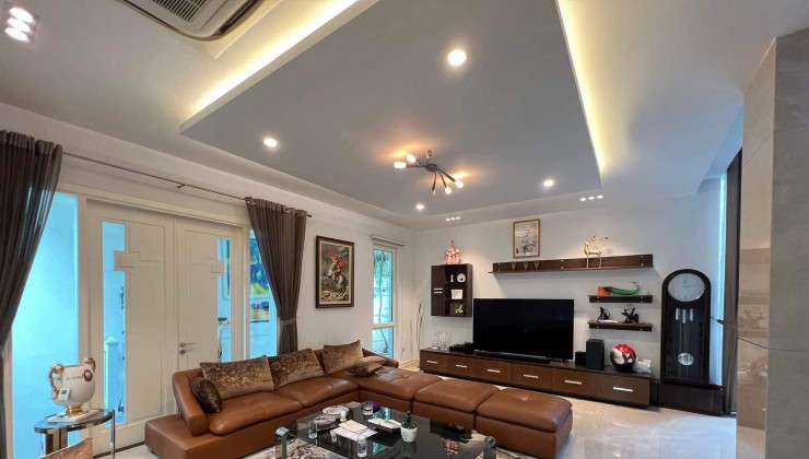 Sống Đẳng Cấp, Vườn Đào, Tây Hồ, 380m2, View cây xanh, Nội Thất nhập khẩu Ý.