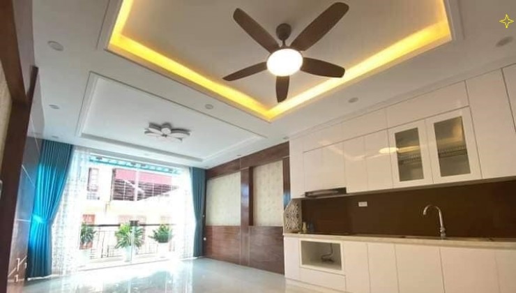 Bán nhà Phố Phùng Chí Kiên – 80m2 x 7 tầng – Mặt tiền 8m - Ô tô qua nhà - Thang máy