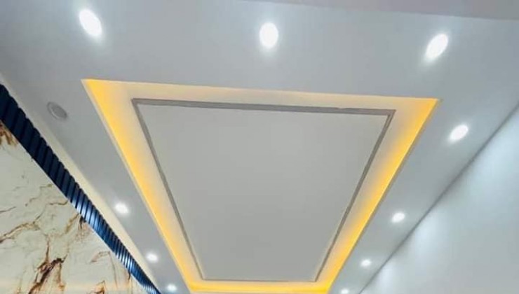 Nhà Miếu Đầm - Mễ Trì, 35m2 x 5 tầng, gần ô tô, giá 5,5 tỷ.