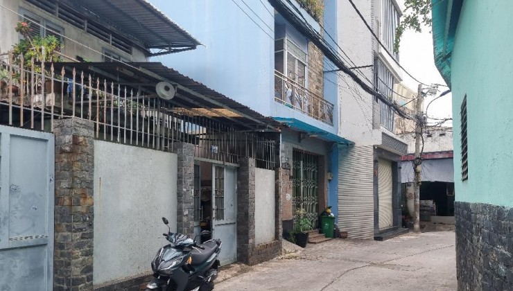 Nhà chính chủ cần bán nhà ở hẻm xe hơi thông , 69M2 , mặt tiền nhà 5.5M , nở hậu tài lộc . ở ngay trung quận tân bình .