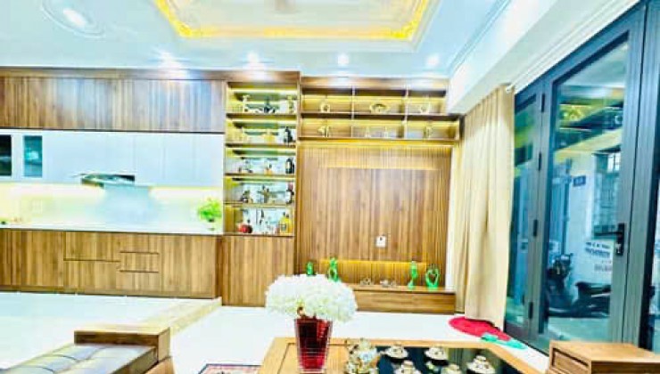 Bán nhà Hào Nam, phân khúc 9 tỷ, nhà dân xây cực hiếm, 66m2, 3 tầng, 3 ngủ, lô góc MT 4m