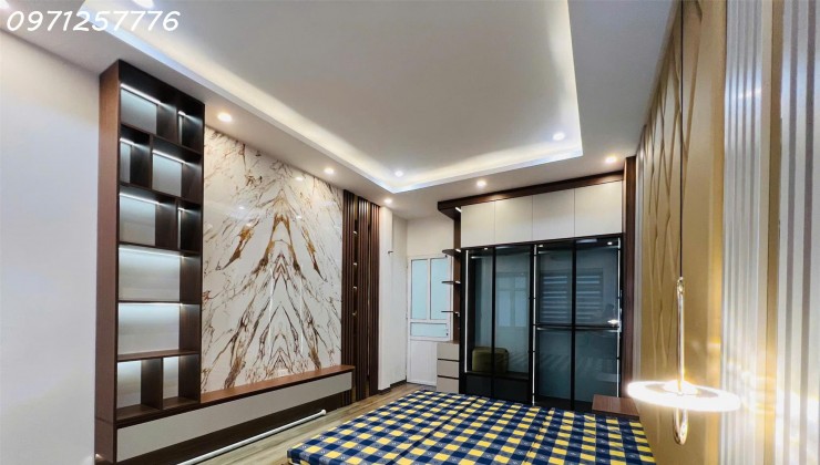 CHÍNH CHỦ BÁM NHÀ-KIM GIANG-HOÀNG MAI-DT:37M2-MT3,7M2-4TANG- GIÁ 5,56TY- OTO TRÁNH BA GÁC CÁCH 10M- RA MẶT PHỐ 100M RA MẶT PHỐ.