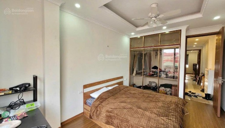 Bán nhà Hoàng Đạo Thành, 56m2, 13,5 tỷ, ô tô tránh, kinh doanh đỉnh, thang máy xịn, nội thất đẹp