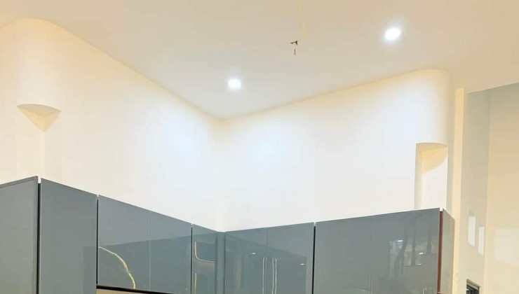 Nhà lửng đúc mặt tiền giữa chợ TA16. Buôn bán nhiều ngành nghề, DT 4x32 giá 7.5 tỷ