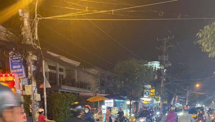 Biệt thự (5.3x17), nở hậu nhẹ 5.6m, thang máy 1 trục đường xe tải Hà Huy Giáp, Q12