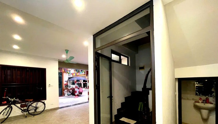 BÁN NHÀ VÕNG THỊ, TÂY HỒ. 40M2 6 TẦNG MT 7M 18 TỶ- LÔ GÓC- KHU PHỐ SẦM UẨT- KINH DOANH ĐỈNH CAO.