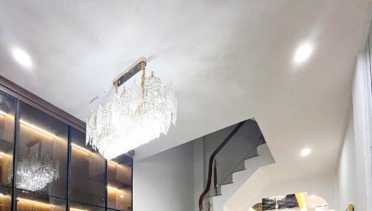Bán nhà mặt phố Quang Trung 40m vỉa hè kinh doanh đỉnh mặt tiền rộng chỉ nhỉnh 13,4  tỷ đồng.