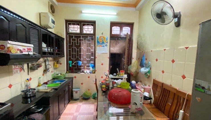 Nguyễn Khánh Toàn Ngõ THÔNG, Ô TÔ, Nhà đẹp Ở LUÔN 75m2 5 Tầng  giá 14,8 tỷ