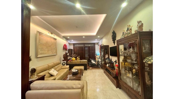 $$ NHÀ PHÂN LÔ NGÕ 61 LẠC TRUNG, 40M², GIÁ 13.6 TỶ - HIẾM CÓ!