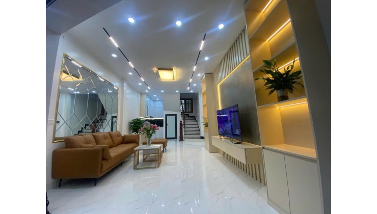 HIẾM! BÁN NHÀ HÀO NAM, KHU VIP PHÂN LÔ Ô TÔ TRÁNH - 6 TẦNG DT 40M2, MT 4.2M, GIÁ 10 TỶ