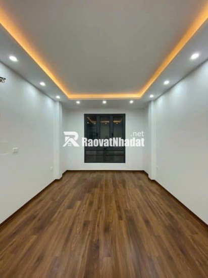 Bán nhà mới đẹp dt 52m2, 5 tầng, mỗi tầng 2 phòng, phố Yên Lãng thông Thái Thịnh, 10m ra đường ô tô tránh, giá đầu tư.