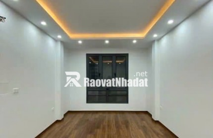 Bán nhà mới đẹp dt 52m2, 5 tầng, mỗi tầng 2 phòng, phố Yên Lãng thông Thái Thịnh, 10m ra đường ô tô tránh, giá đầu tư.