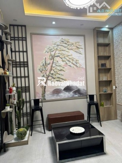 BÁN NHÀ NGUYỄN VĂN CỪ - Ô TÔ ĐỖ CỬA - KINH DOANH ĐỈNH - 51M2 ×5 TẦNG -12 TỶ