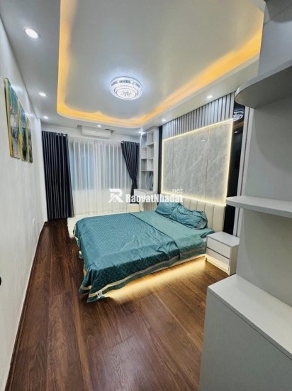 TRUNG TÂM THANH XUÂN - SÁT Ô TÔ - CHỈ 5.9 TỶ
NHÂN HOÀ - 31m² - 5 tầng - 3 ngủ rộng