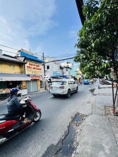 MẶT TIỀN KINH DOANH LẠC LONG QUÂN QUẬN 11
