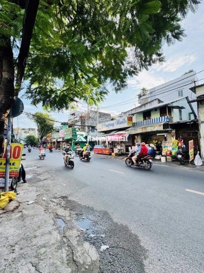MẶT TIỀN KINH DOANH LẠC LONG QUÂN QUẬN 11