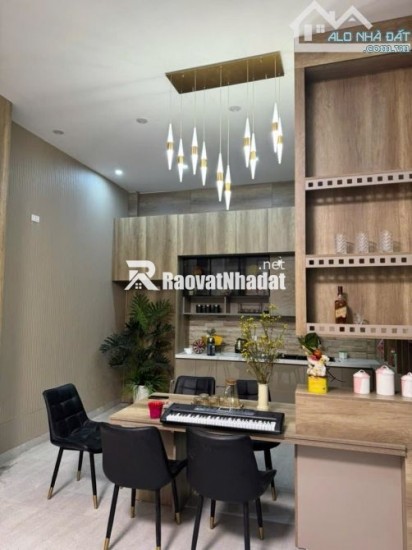 BÁN NHÀ NGUYỄN VĂN CỪ - Ô TÔ ĐỖ CỬA - KINH DOANH ĐỈNH - 51M2 ×5 TẦNG -12 TỶ