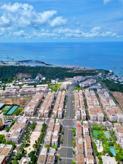 Nhà Mặt Phố Đường 36m Khu đô thị 35ha ,Đã có sổ lâu dài ,giá Tốt