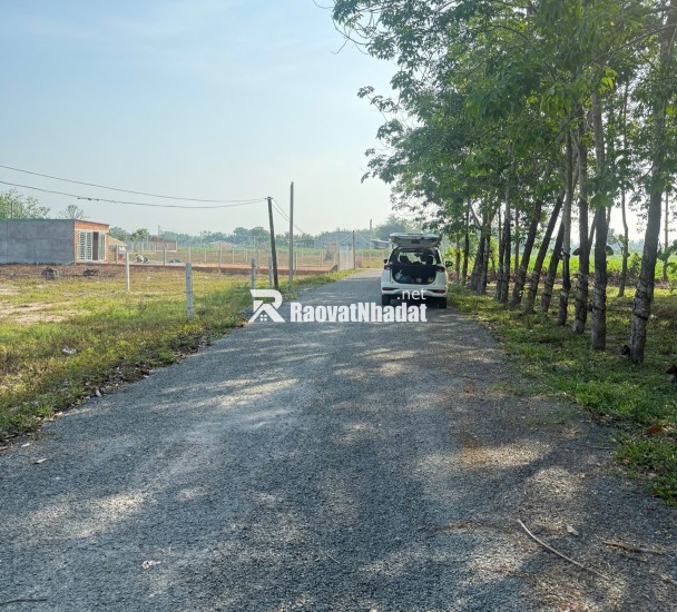 Bán gấp lô đất ngộp nằm ngay mặt tiền đường, pháp lý đầy đủ sang tên công chứng ngay