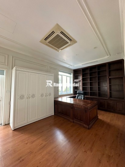 Chính chủ cần bán gấp lô biệt thự nằm trên con đường đôi đẹp nhất tại Ciputra