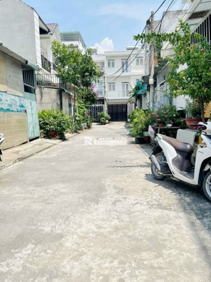 Cực hot Nhà HXH Gò Cát, Phú Hữu, Q.9. DT:151,4m2, 4PN chỉ 5,5tỷ