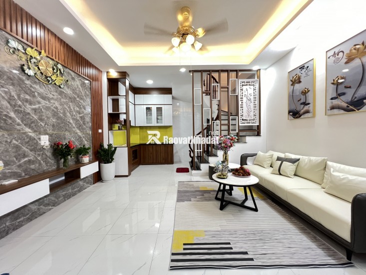 Bán nhà P. Vĩnh Hưng DT 30m2x5T MT 4,3m cách ôtô tránh 20m ngõ rộng thoáng, nhà xây mới. Giá: 5.5tỷ