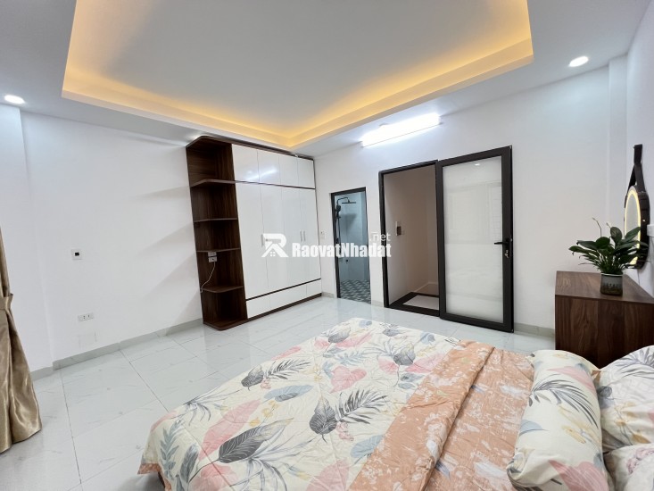 Bán nhà P. Vĩnh Hưng DT 30m2x5T MT 4,3m cách ôtô tránh 20m ngõ rộng thoáng, nhà xây mới. Giá: 5.5tỷ