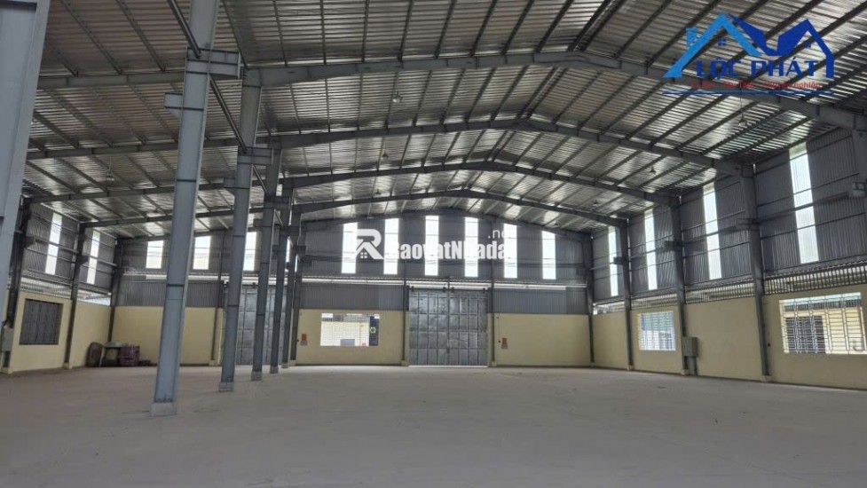 Cho thuê xưởng cao thoáng, 1300m2 & 1500m2, xe công vào tận nơi, giá chỉ 60 nghìn/m2