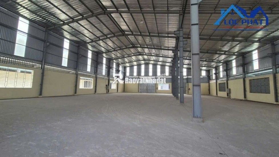 Cho thuê xưởng cao thoáng, 1300m2 & 1500m2, xe công vào tận nơi, giá chỉ 60 nghìn/m2