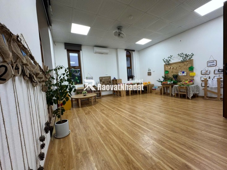 Chính Chủ nhờ bán biệt thự đơn lập, có hầm ôto, mặt phố lê trọng tấn. 242m, mặt tiền 9m, nở hậu. Giá chỉ 56 tỷ