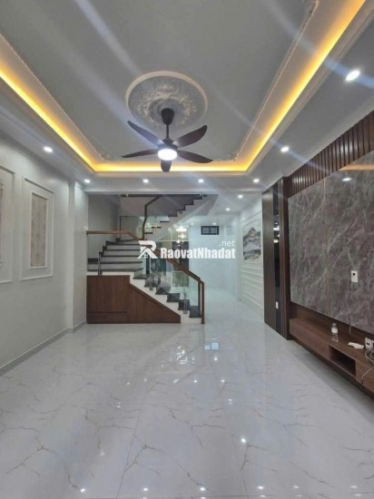 BÁN TÒA KHÁCH SẠN TRÊN PHỐ TUYẾN NGUYỄN CHÍ THANH KINH DOANH SẦM UẤT. 5200M2 SỬ DỤNG 320TY. KIM MÃ, LÁNG HẠ, GIẢNG VÕ, LÊ VĂN LƯƠNG, TRẦN DUY HƯNG.
