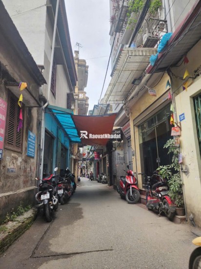 [HOÀNG MAI] 68m2 GIÁ 7,35 TỶ
HIẾM - GẦN ÔTÔ -  Ở VÀ CHO THUÊ TỔNG 8 PHÒNG

+Nhà được xây năm 2012 khung cột bê tông chắc chắn chỉ cần thùng sơn