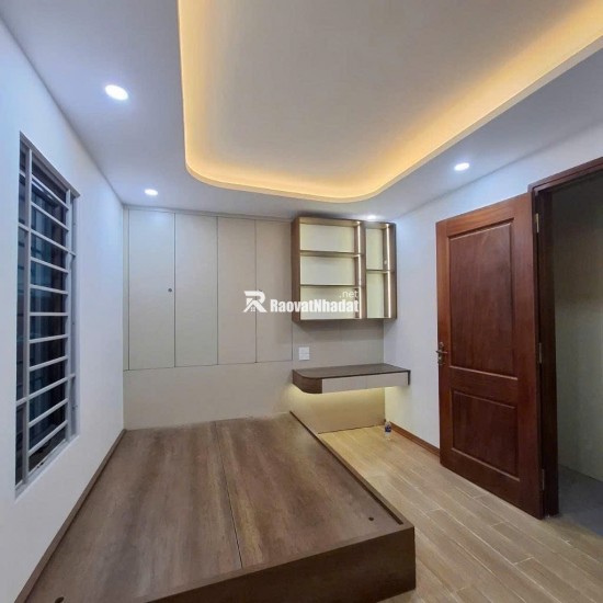 Nhà Quan Nhân Thang Máy 5 tầng mới xây ngõ xe ba gác thoáng mát diện tích sử dụng 30m giá nhỉnh 6 tỷ