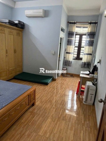 NHÀ HẺM 4 TẦNG KINH DOANH 10M NGAY CHỢ ĐÔNG QUANG - SÂN XE HƠI - GIÁ TỐT!