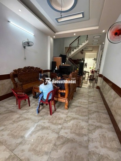 NHÀ HẺM 4 TẦNG KINH DOANH 10M NGAY CHỢ ĐÔNG QUANG - SÂN XE HƠI - GIÁ TỐT!
