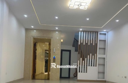 NHÀ 5 TẦNG MỚI TINH – THANG MÁY – Ô TÔ VÀO NHÀ – VỊ TRÍ ĐẮC ĐỊA