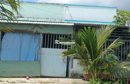 Bán gấp nhà phố tại Huyện Cần Giuộc, Long An, giá cực kỳ hợp lý