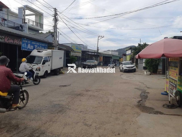 BÁN ĐẤT TẶNG NHÀ SẴN SỔ MẶT TIỀN ĐƯỜNG NHỰA VEN BIỂN TUY PHONG_BÌNH THUẬN