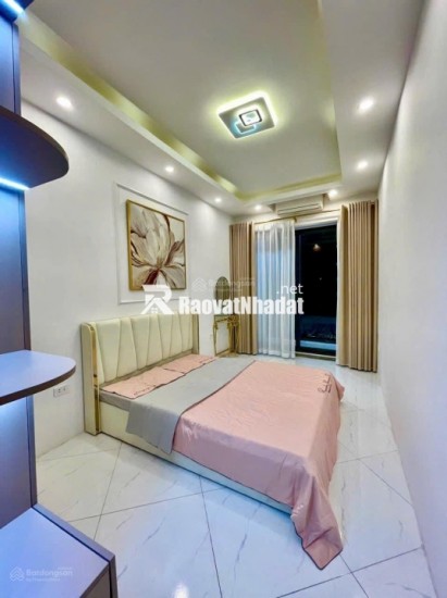 Nhỉnh 5 tỷ nhà đẹp phố Minh Khai ngõ Hòa Bình 2. Ngõ rộng trước nhà 3m. Sổ vuông đẹp