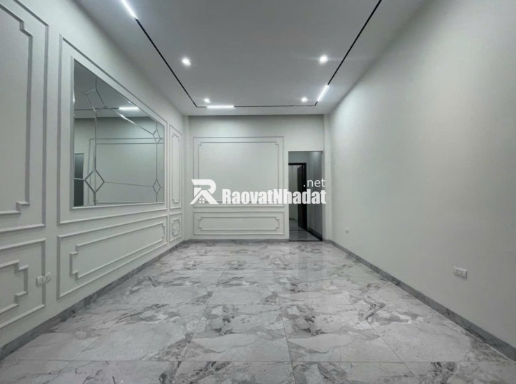 Bán nhà Trần Quốc Hoàn – Phân lô, ô tô tránh, 40m², MT 3.5m, giá 14 tỷ