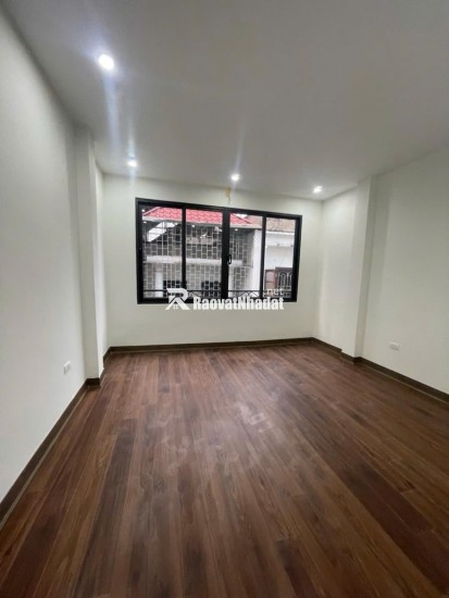 Bán nhà Trần Quốc Hoàn – Phân lô, ô tô tránh, 40m², MT 3.5m, giá 14 tỷ