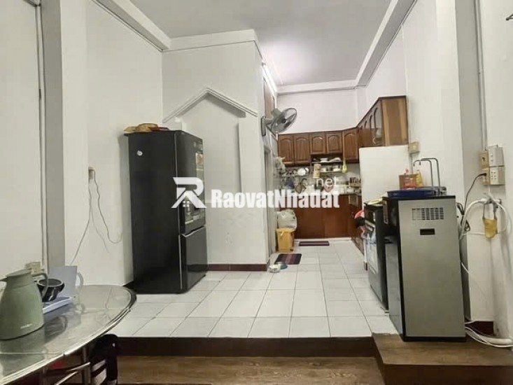 XE HƠI 7 ĐẬU CỬA, XE 4 VÀO NHÀ - PHÚ NHUẬN